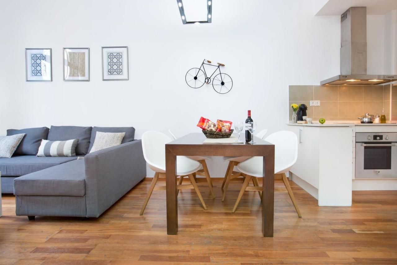 Stay U-Nique Apartments Balmes Barselona Dış mekan fotoğraf